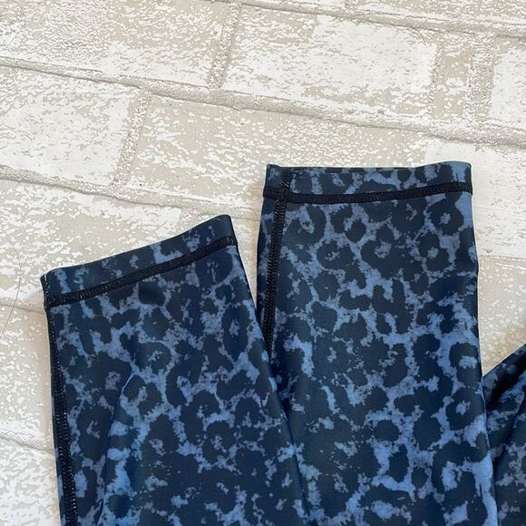 Zyia animal print scrunch leggings - Picture 6 of 9